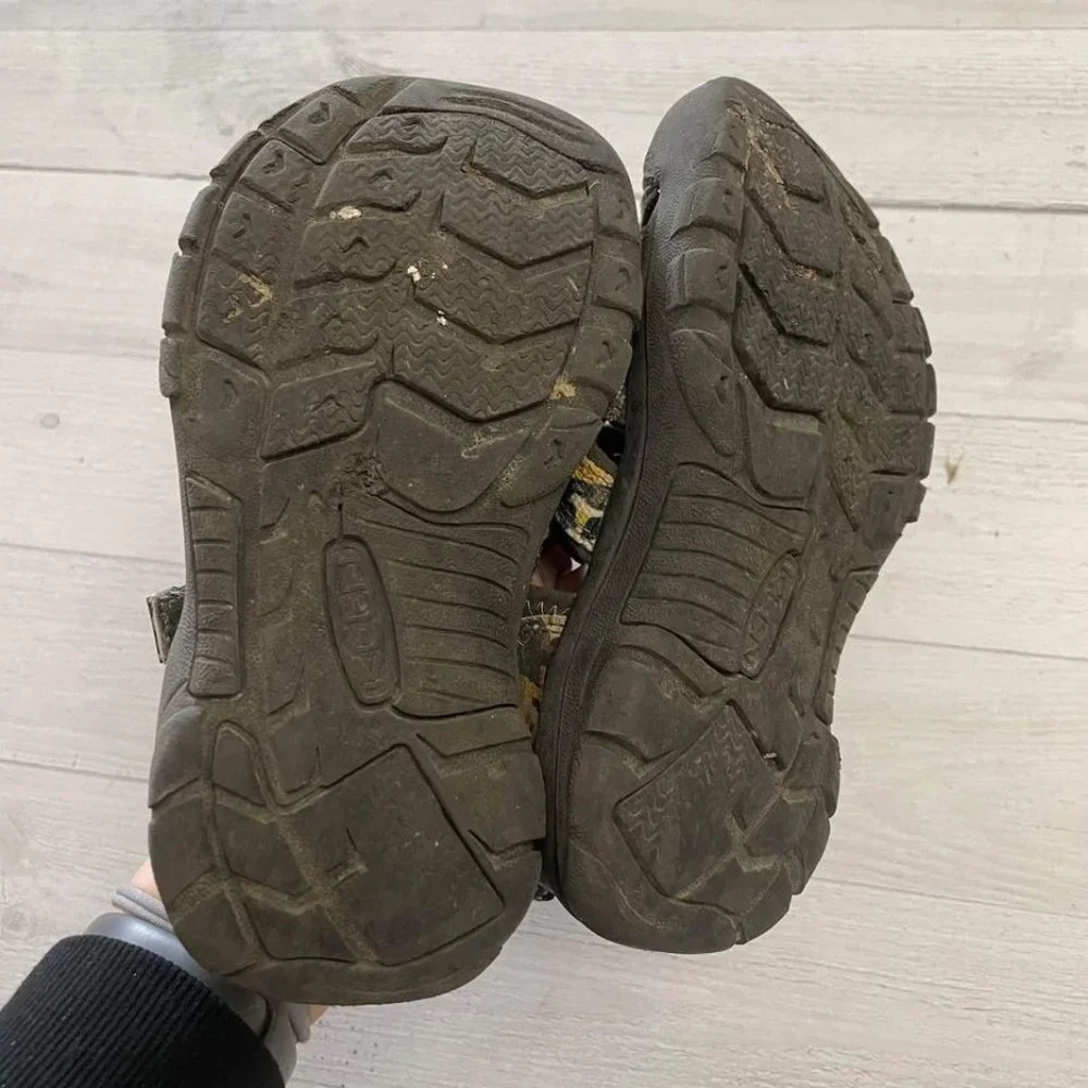 Kids Camo Keen Sandals‎ Size 12